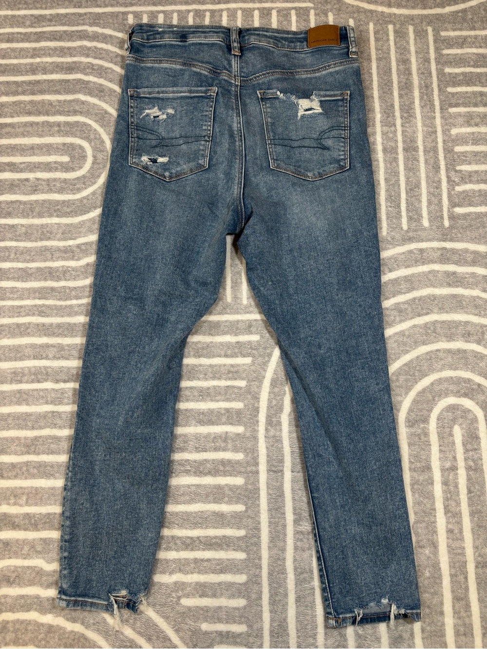 American Eagle Jeans, Highest Rise Jegging, Ripped Thrashed, Sz 10 X-Short 29x24 - Picture 2 of 12